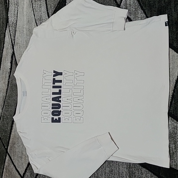 VS PINK 2020 ONE-SIZE OVERSIZED EQUALITY LOGO LONG-SLEEVE TEE-SHIRT - Picture 1 of 12